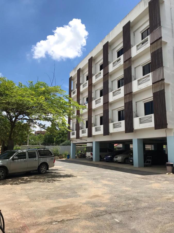Vatchara Northgate Hotel Nakhon Sawan Exterior foto