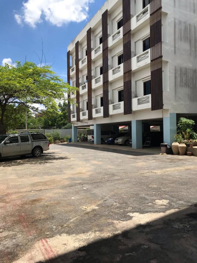 Vatchara Northgate Hotel Nakhon Sawan Exterior foto