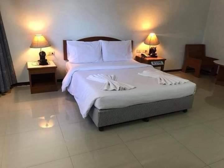Vatchara Northgate Hotel Nakhon Sawan Exterior foto