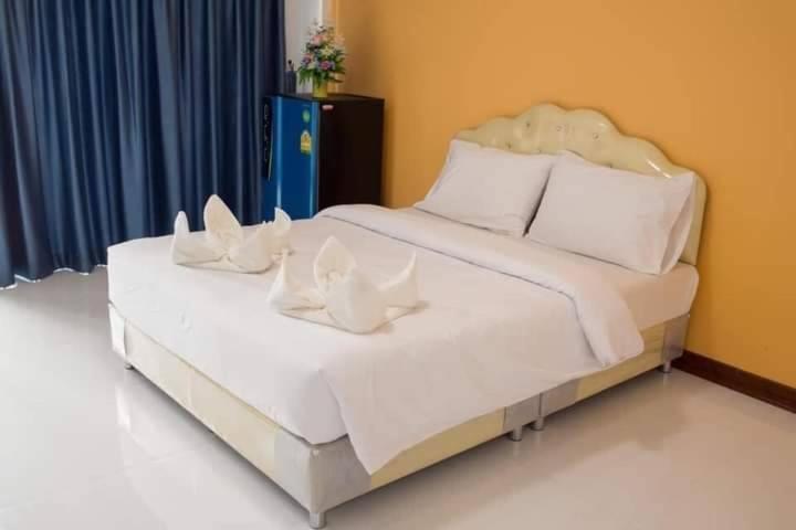 Vatchara Northgate Hotel Nakhon Sawan Exterior foto